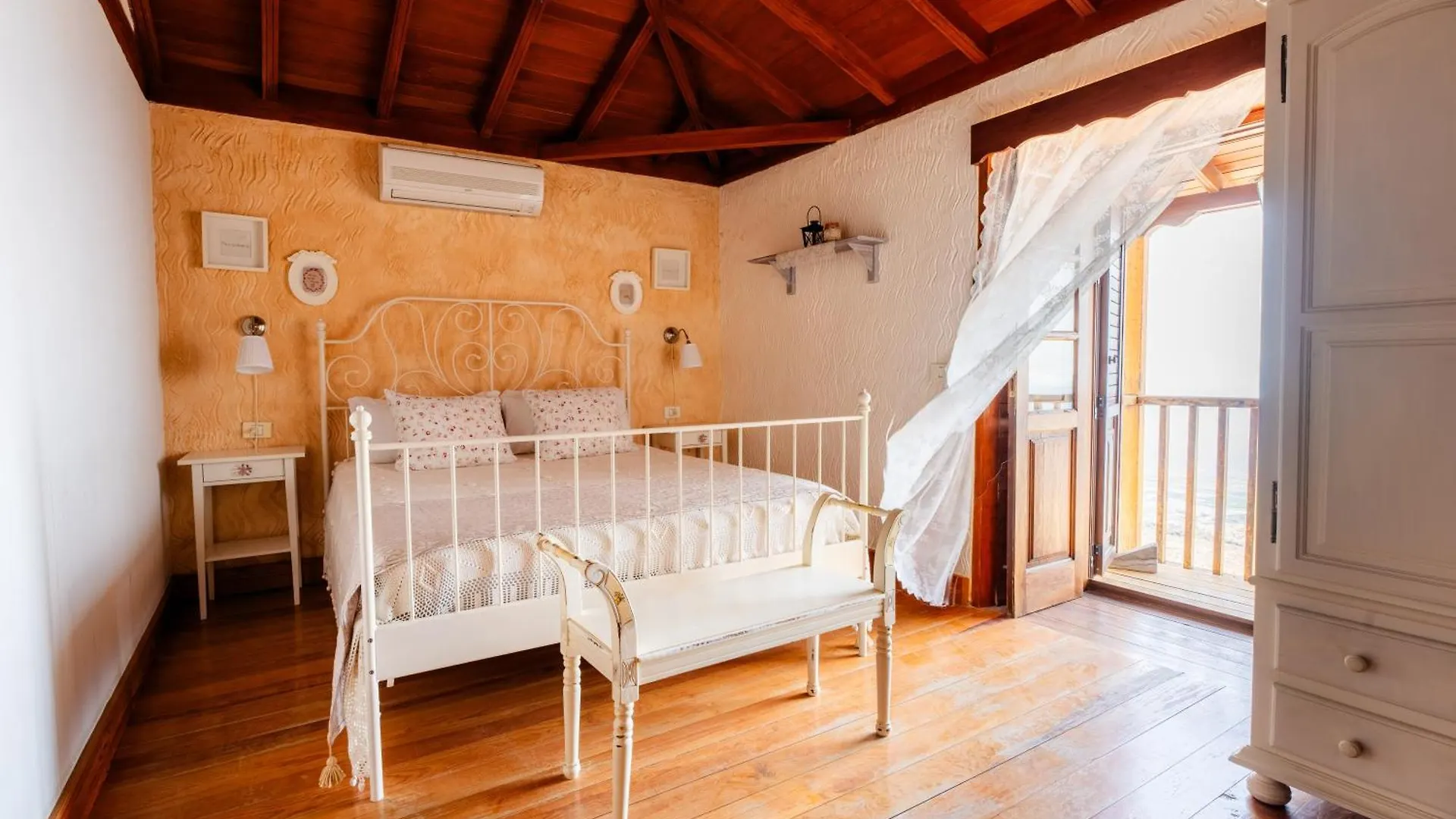Casa Rural Tajona & Granero Costa Adeje  Country house Costa Adeje (Tenerife)
