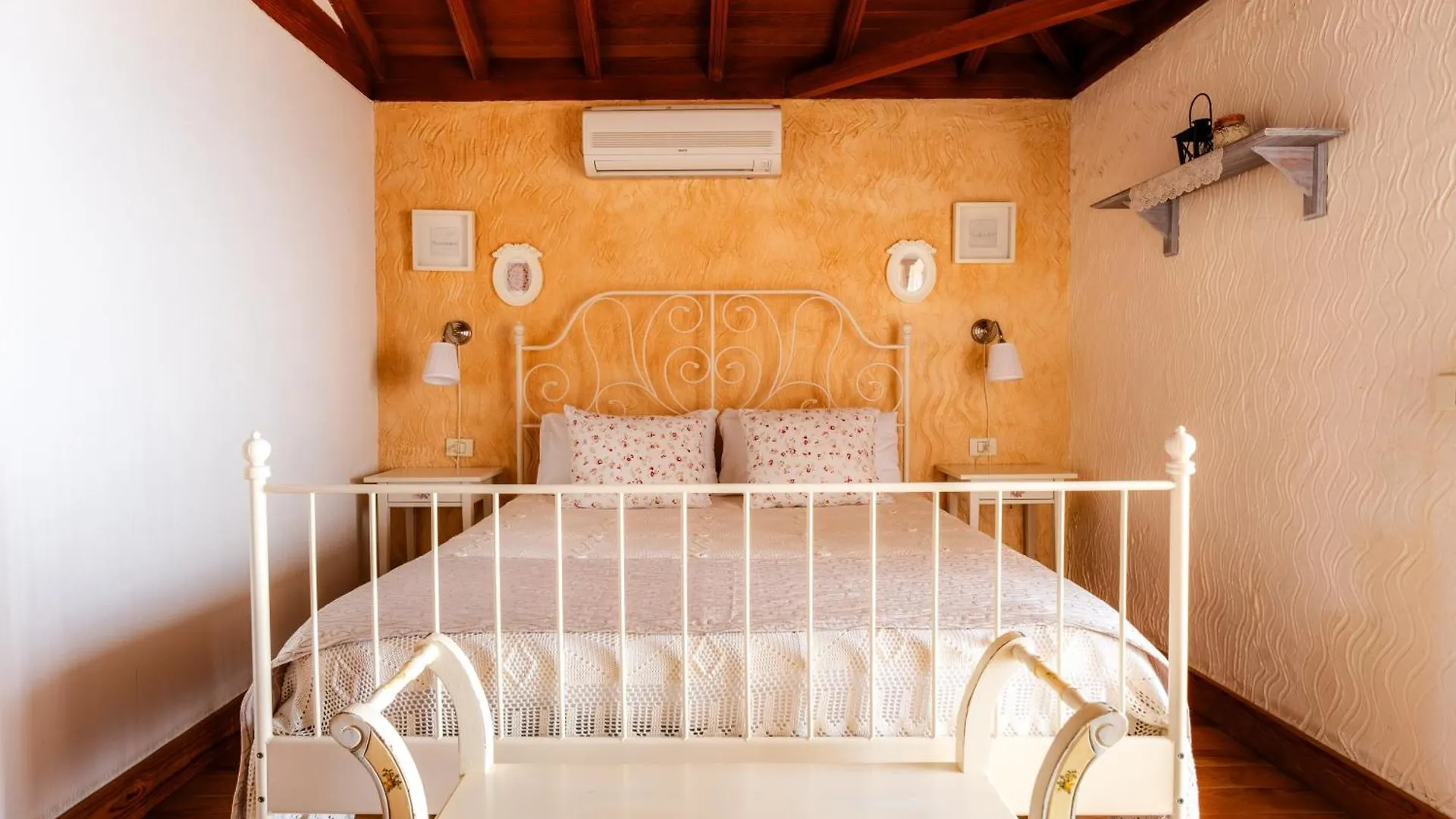 Casa Rural Tajona & Granero Costa Adeje  Country house Costa Adeje (Tenerife)